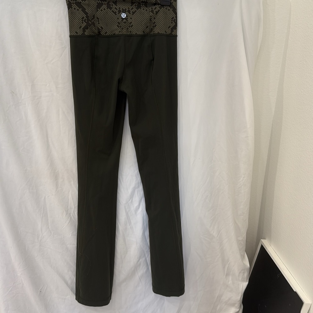 Lululemon Groove Pant green with snake skin long pant see measurements - Picture 5 of 5